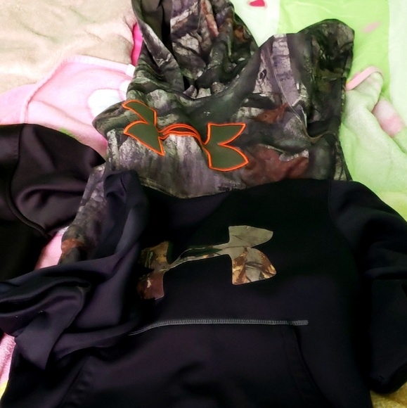 4 boys sweatshirts - Picture 2 of 3